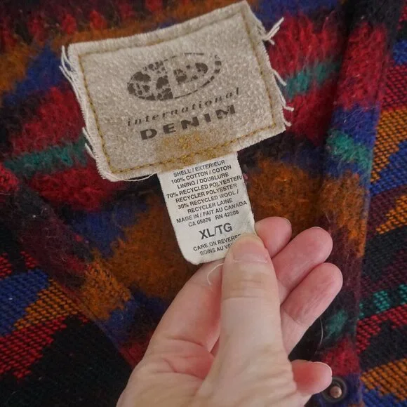 Multicolor Geometric Pattern Sweater Vest - Picture 8 of 9